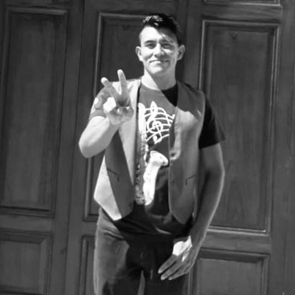 2 - FIDEL MARTÍNEZ - EXPO VENTA EXPOSICIÓN COLECTIVA DE ARTISTAS SALVADOREÑOS - Hotel y Café La Fonda - Suchitoto El Salvador - DIC 2022